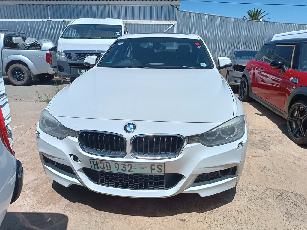
								BMW 328i M SPORT A/T  (F30) full									