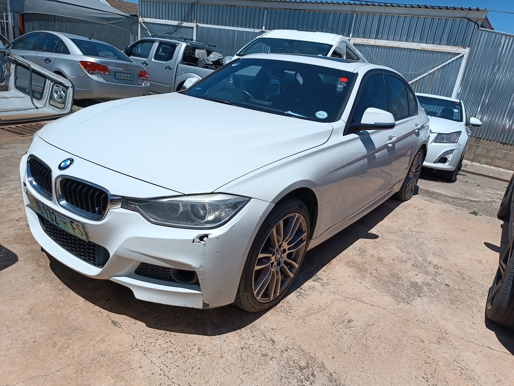 
								BMW 328i M SPORT A/T  (F30) full									