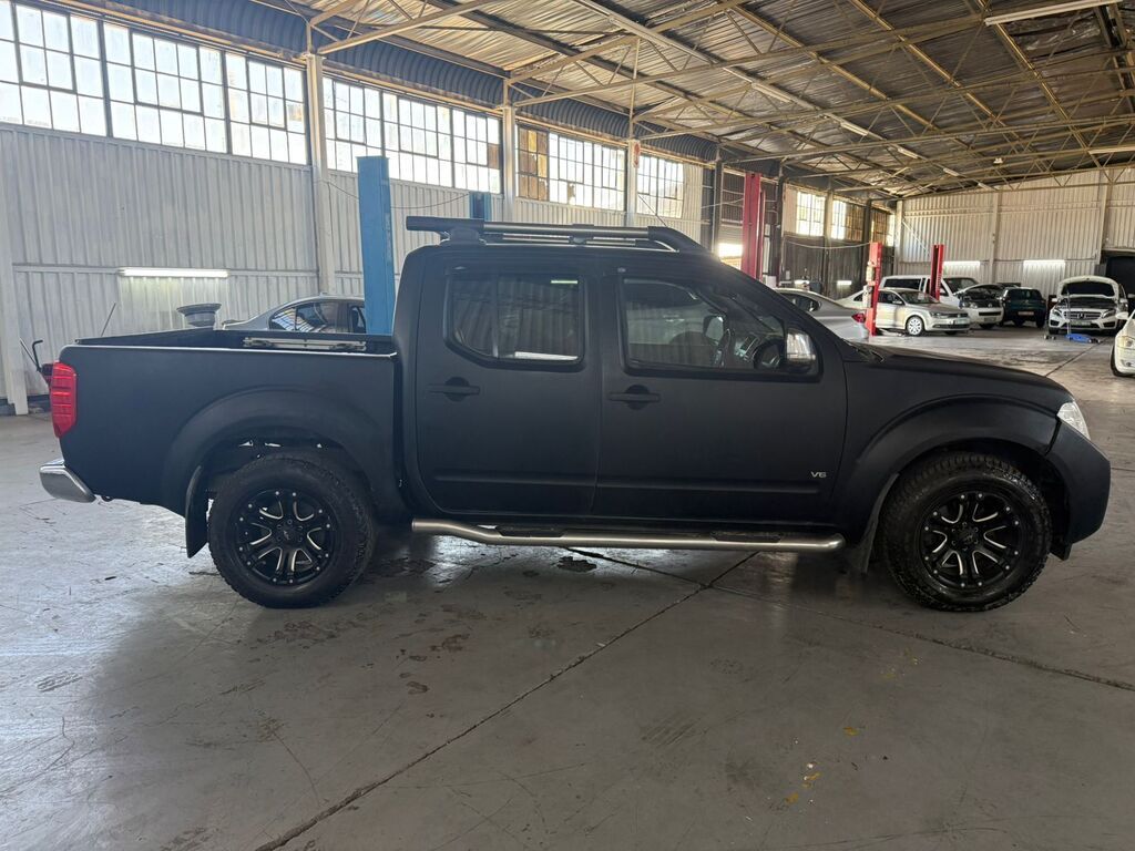 
								NISSAN NAVARA 3.0 dCi  LE A/T 4X4 P/U D/C full									