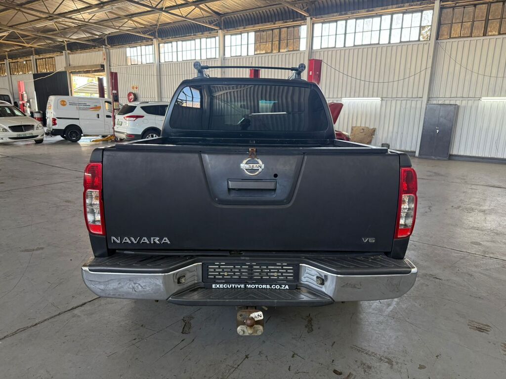 
								NISSAN NAVARA 3.0 dCi  LE A/T 4X4 P/U D/C full									