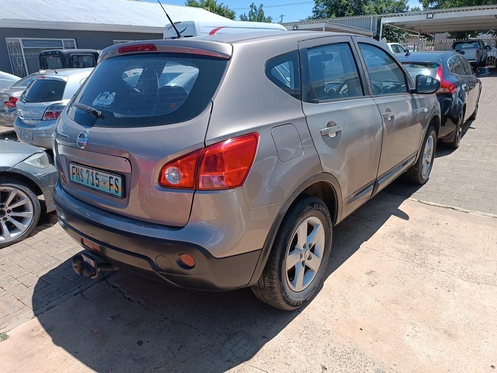 
								NISSAN QASHQAI 1.6 ACENTA full									