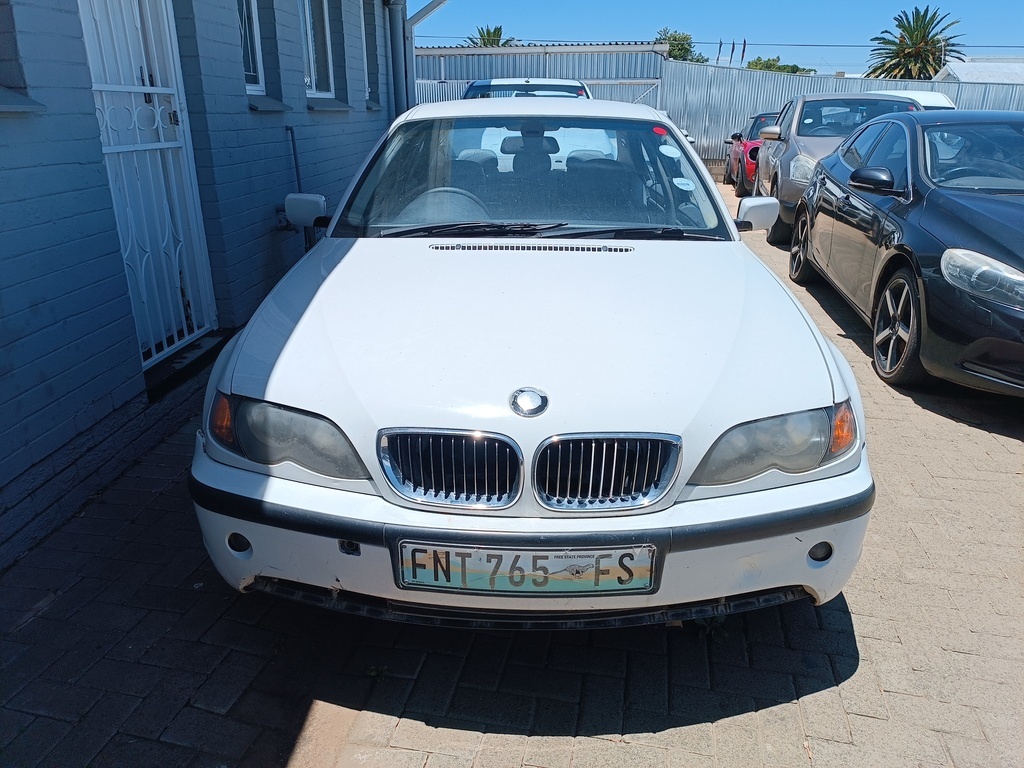 
								BMW 325i (E46)F/L full									