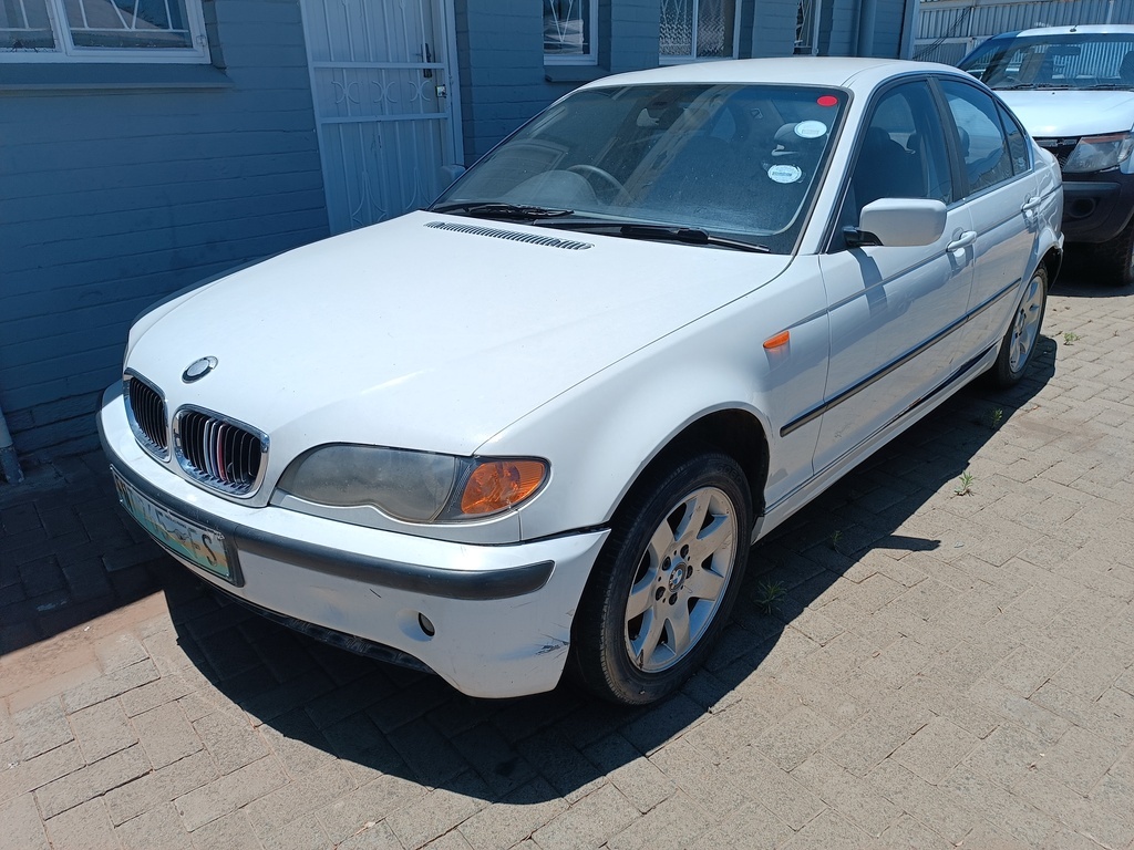 
								BMW 325i (E46)F/L full									