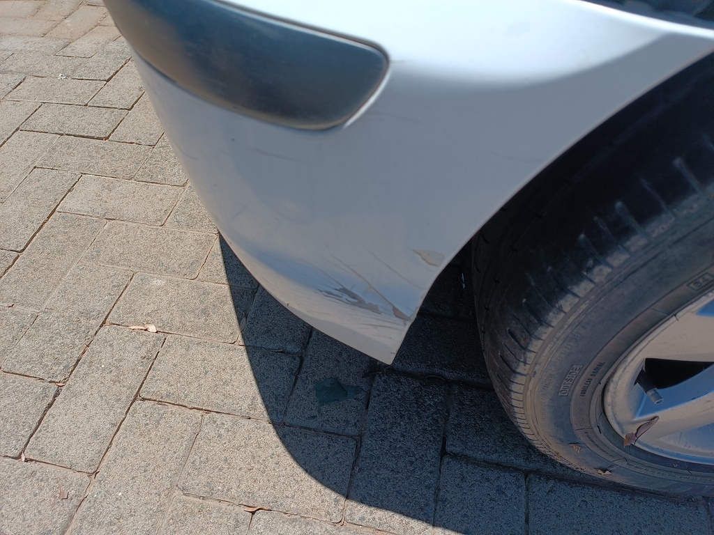 
								BMW 325i (E46)F/L full									