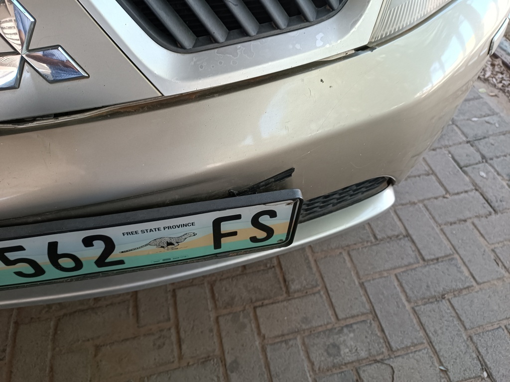 
								MITSUBISHI OUTLANDER 2.4 GLS A/T full									