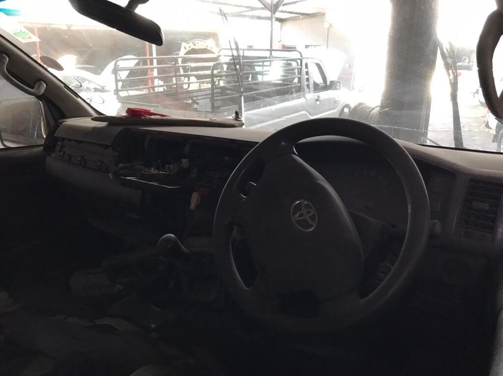 
								TOYOTA QUANTUM/HIACE 2.7 SESFIKILE 16s full									
