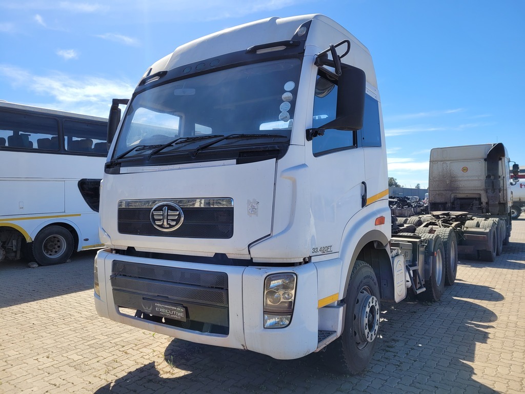 
								FAW J5N 33.420FT 6X4 T/T C/C full									