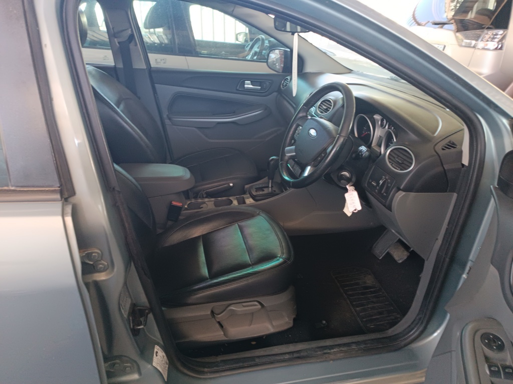 
								FORD FOCUS 2.0 TDCi Si 5Dr full									