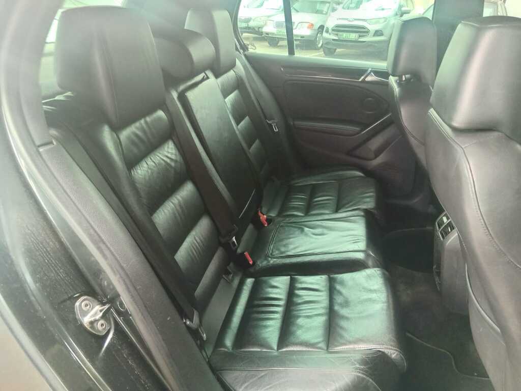 
								VOLKSWAGEN GOLF VI GTI 2.0 TSI full									