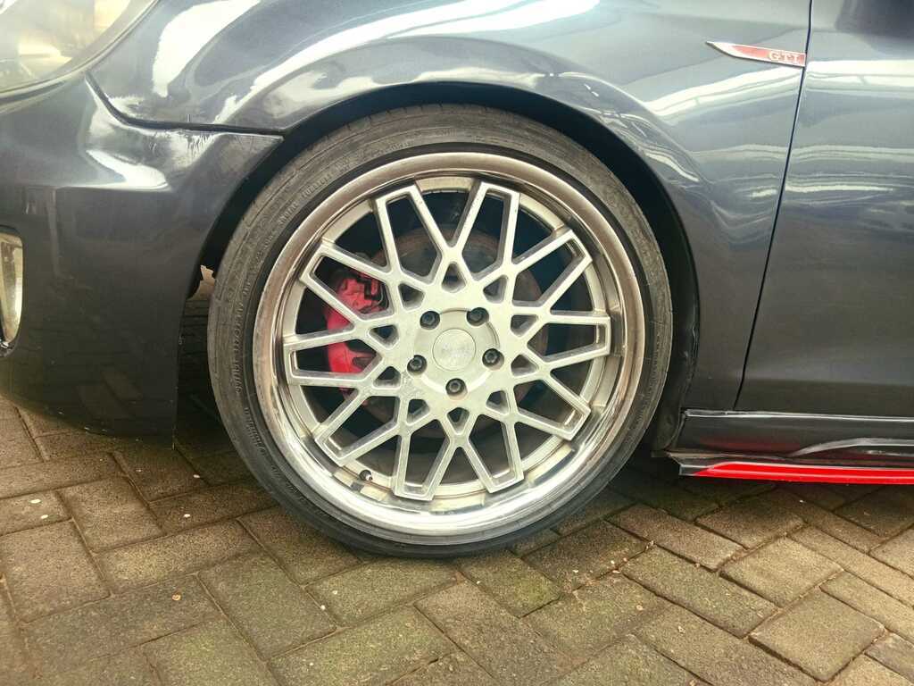 
								VOLKSWAGEN GOLF VI GTI 2.0 TSI full									