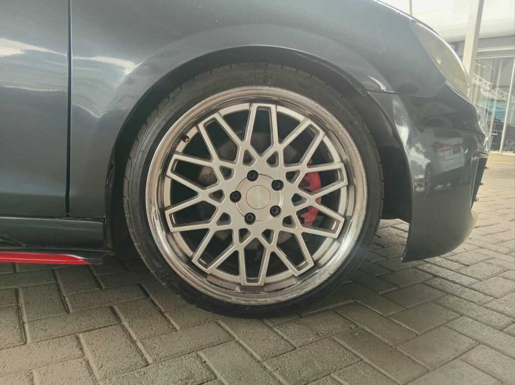 
								VOLKSWAGEN GOLF VI GTI 2.0 TSI full									