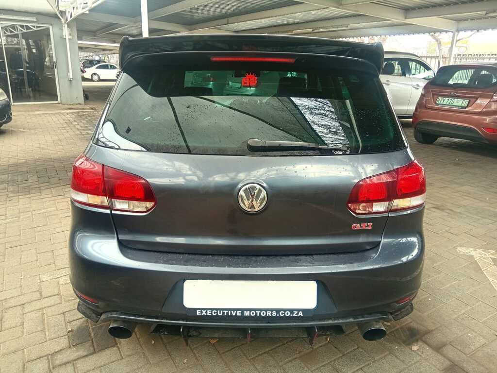 
								VOLKSWAGEN GOLF VI GTI 2.0 TSI full									