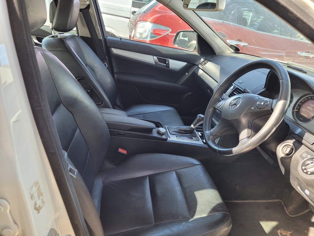 
								MERCEDES-BENZ C220 CDi AVANTGARDE A/T full									