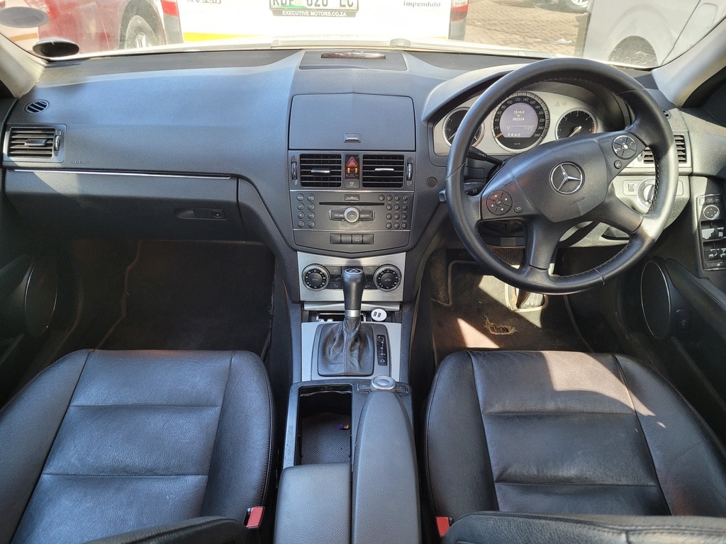 
								MERCEDES-BENZ C220 CDi AVANTGARDE A/T full									