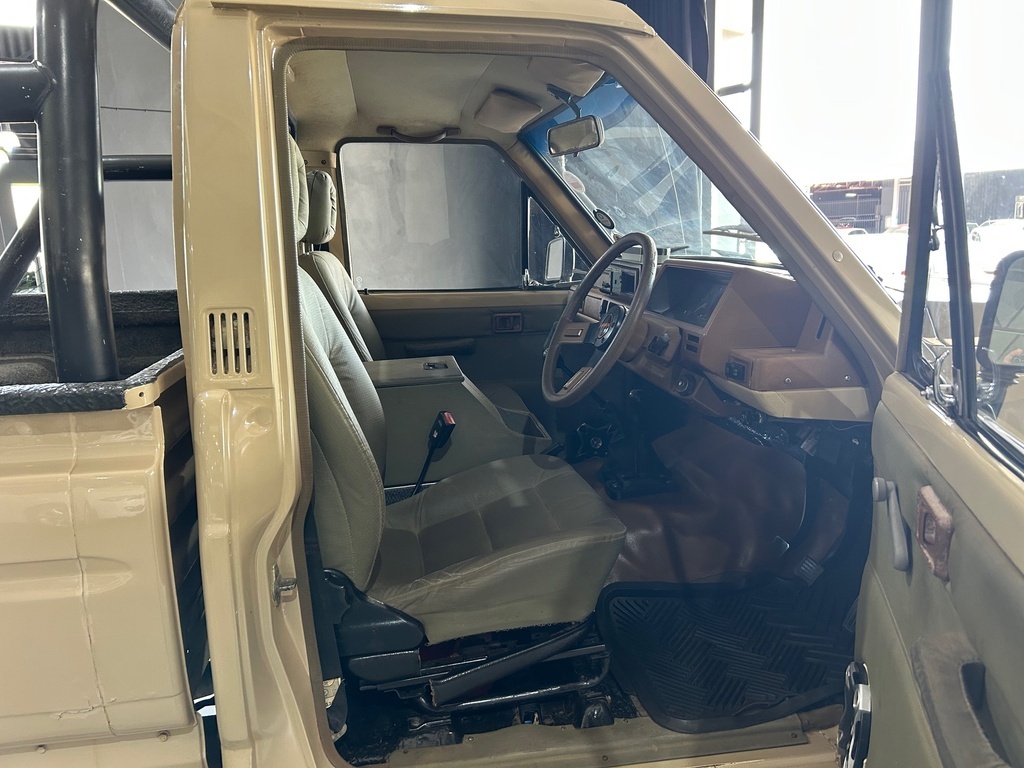 
								NISSAN SAFARI 4X4 P/U S/C full									