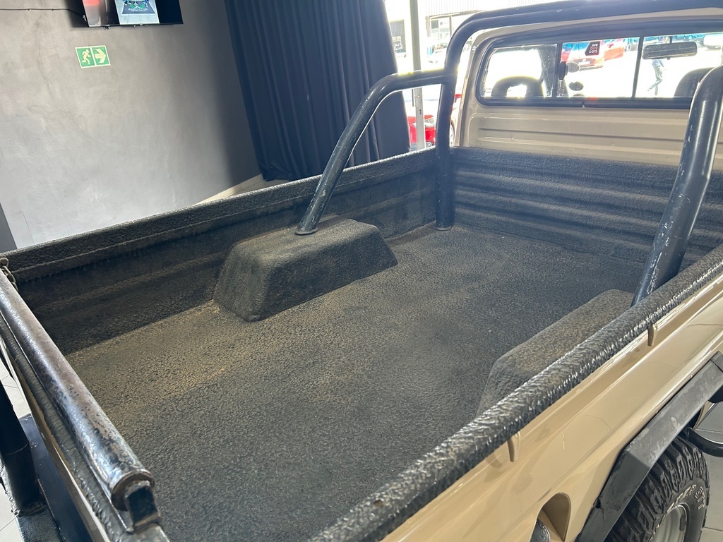 
								NISSAN SAFARI 4X4 P/U S/C full									