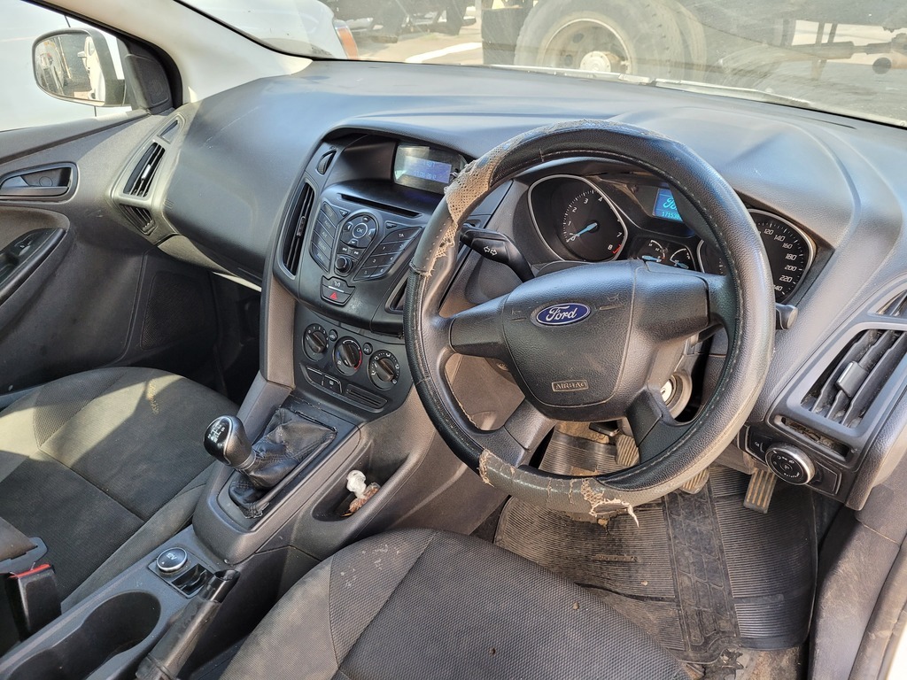 
								FORD FOCUS 1.6 Ti VCT AMBIENTE full									