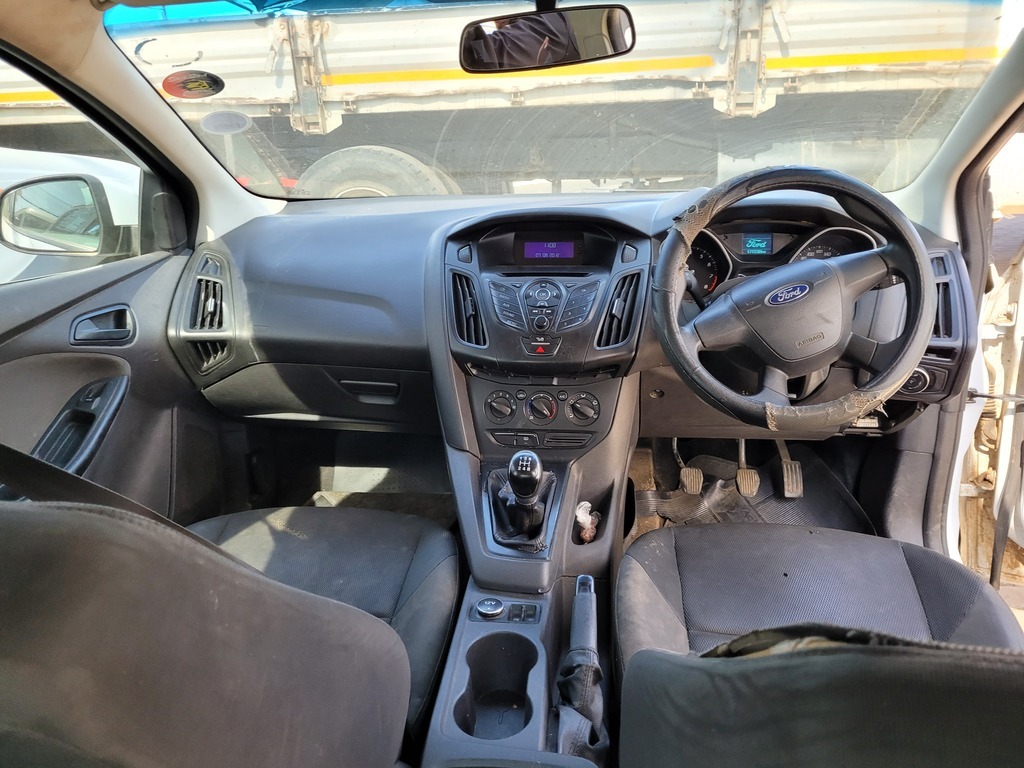 
								FORD FOCUS 1.6 Ti VCT AMBIENTE full									