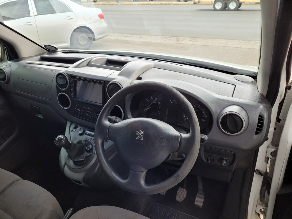 
								PEUGEOT PARTNER 1.6 F/C P/V full									