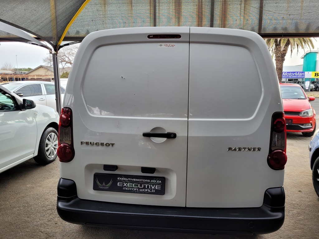 
								PEUGEOT PARTNER 1.6 F/C P/V full									