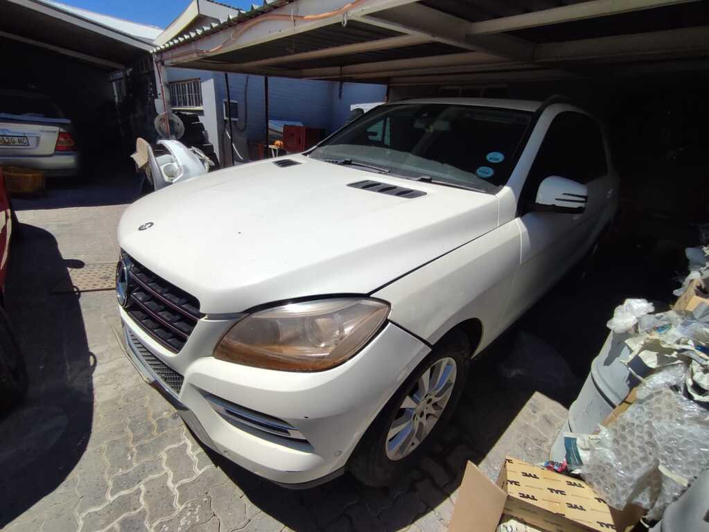 
								MERCEDES-BENZ ML 250 BLUETEC full									