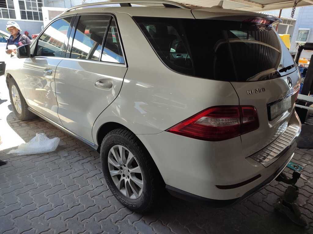 
								MERCEDES-BENZ ML 250 BLUETEC full									