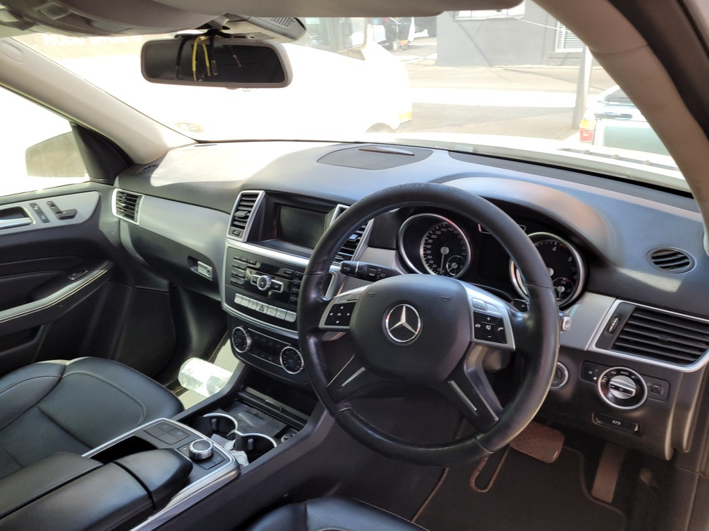 
								MERCEDES-BENZ ML 250 BLUETEC full									