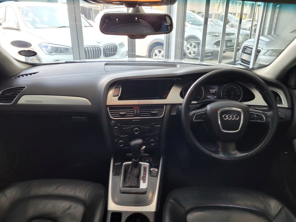 
								AUDI A4 3.0 TDI QUATTRO AMBIENT TIP (B8) full									