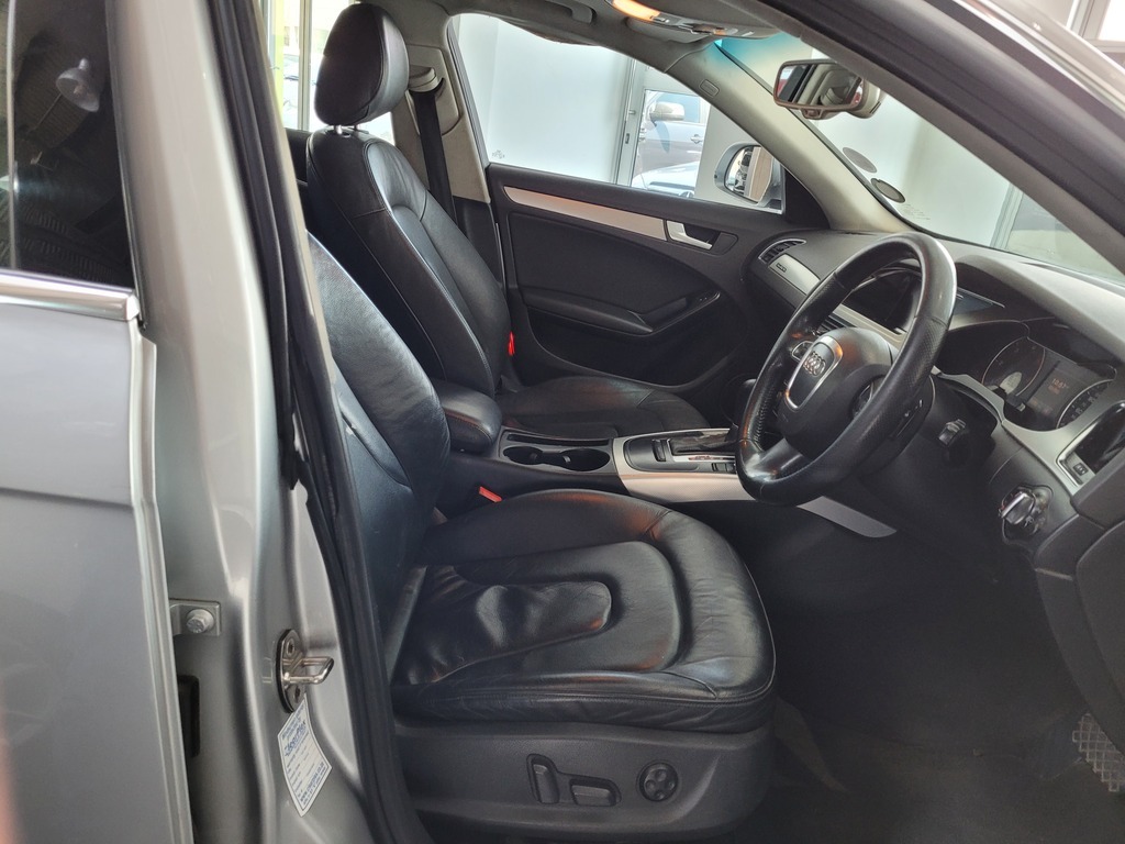 
								AUDI A4 3.0 TDI QUATTRO AMBIENT TIP (B8) full									
