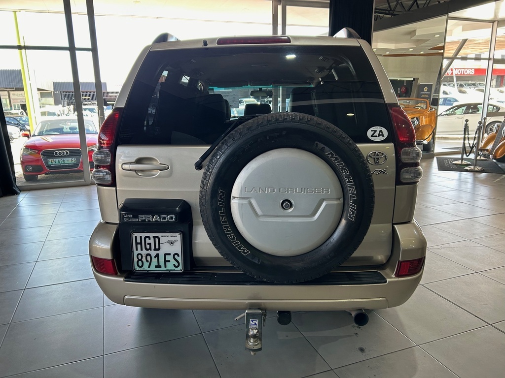 
								TOYOTA PRADO VX 4.0 V6 A/T full									