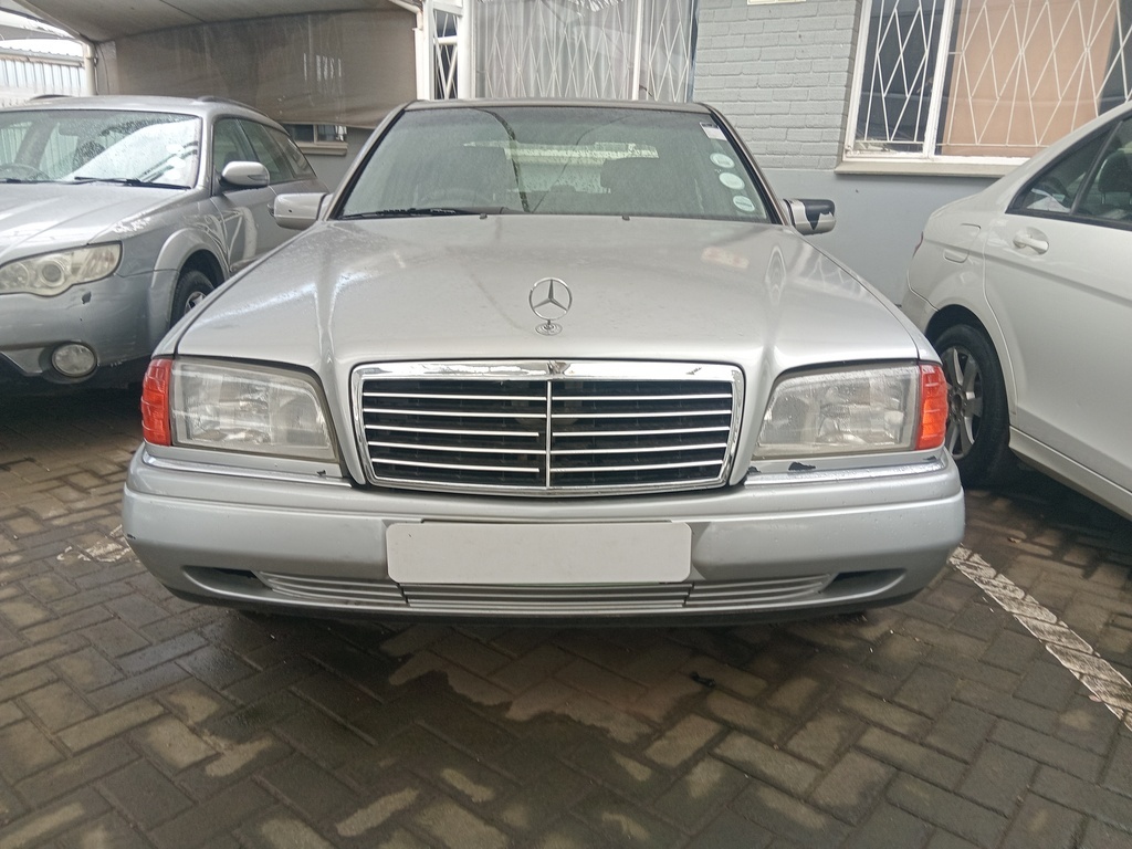 
								MERCEDES-BENZ C220 CLASSIC A/T full									