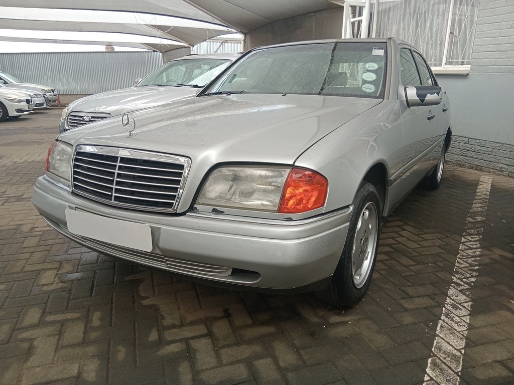 
								MERCEDES-BENZ C220 CLASSIC A/T full									