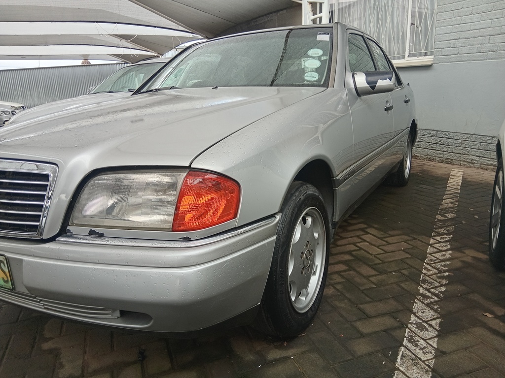 
								MERCEDES-BENZ C220 CLASSIC A/T full									
