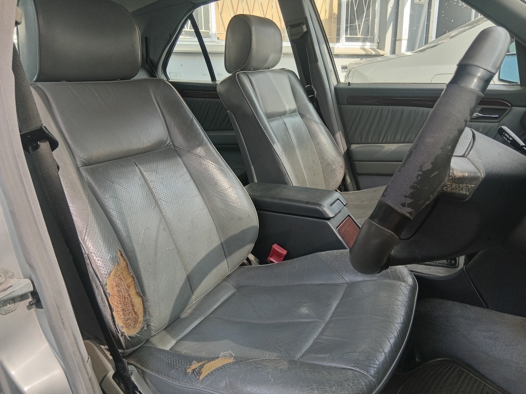 
								MERCEDES-BENZ C220 CLASSIC A/T full									