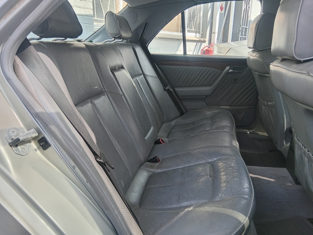 
								MERCEDES-BENZ C220 CLASSIC A/T full									
