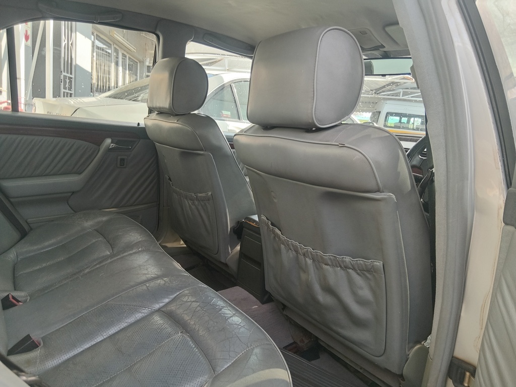 
								MERCEDES-BENZ C220 CLASSIC A/T full									