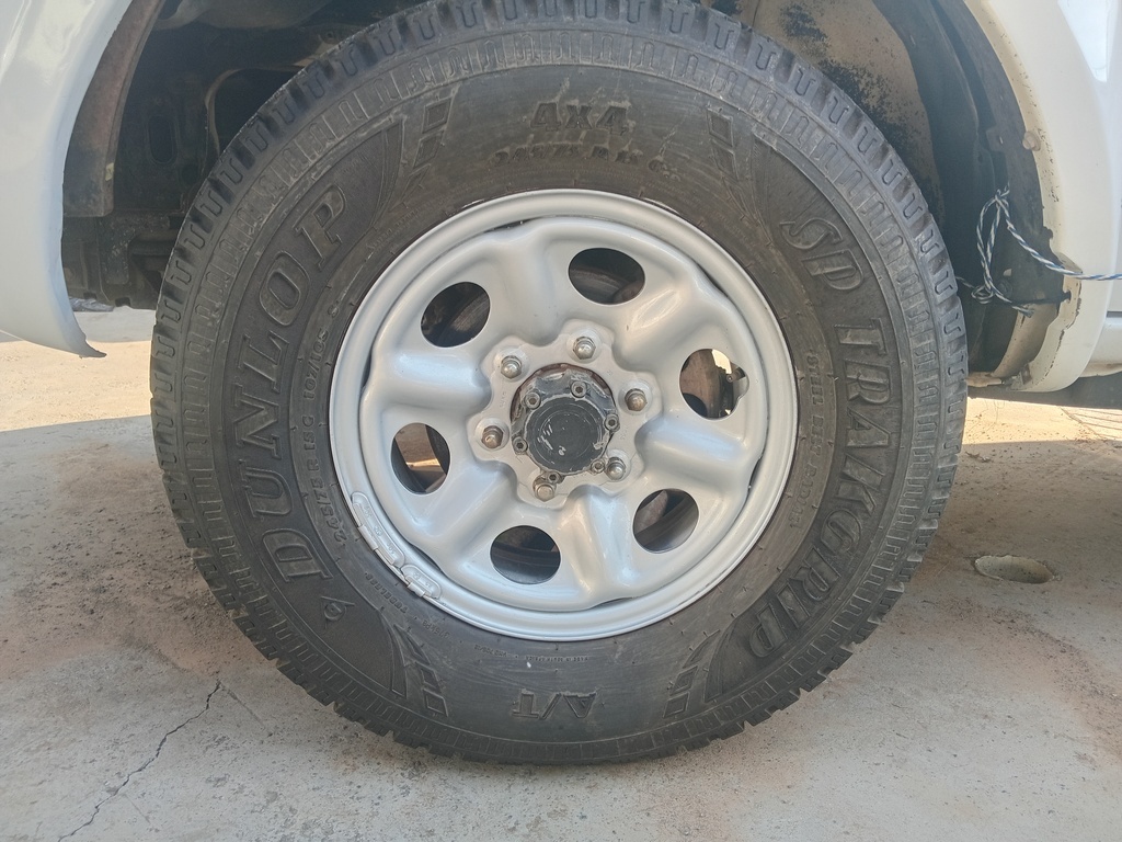 
								NISSAN HARDBODY NP300 2.4i HiRider 4×4 (K15/K36) P/U D/C full									