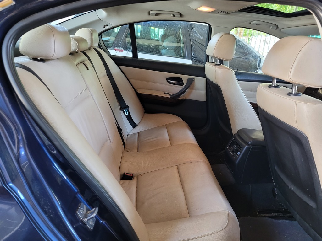
								BMW 320i A/T (E90) full									
