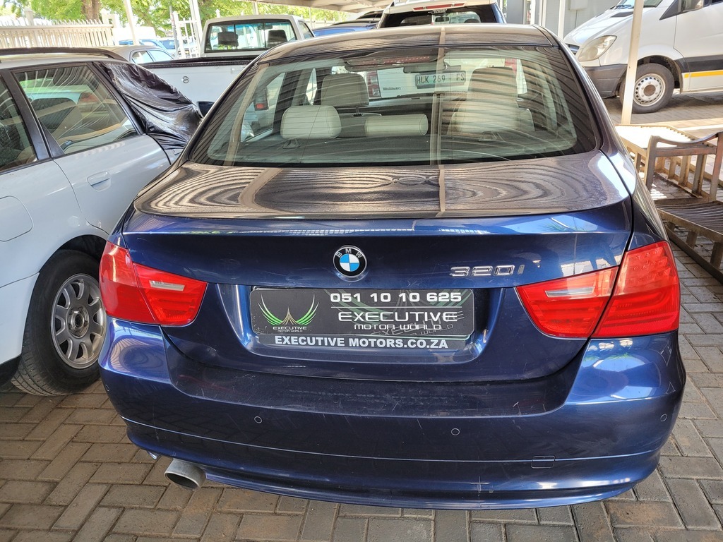 
								BMW 320i A/T (E90) full									