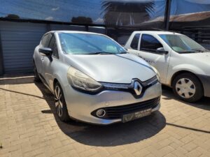 RENAULT CLIO IV 900 T DYNAMIQUE 5DR (66KW)