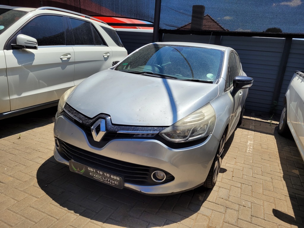 
								RENAULT CLIO IV 900 T DYNAMIQUE 5DR (66KW) full									