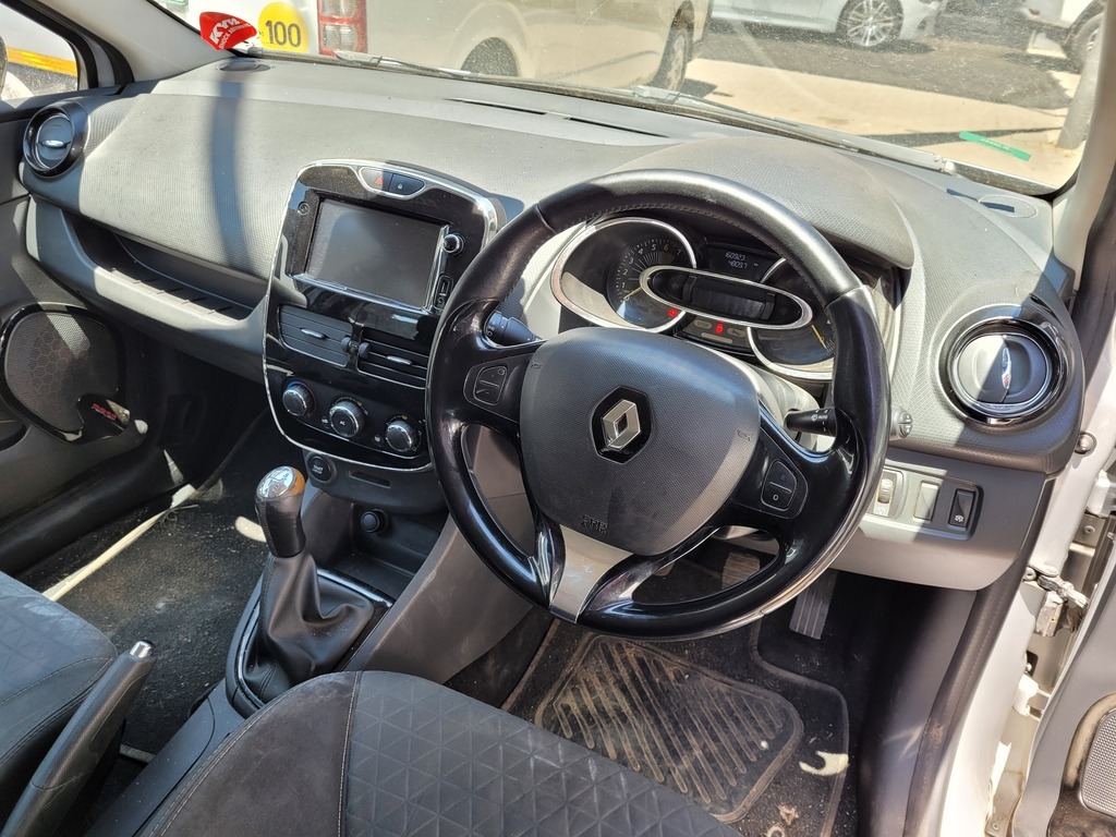 
								RENAULT CLIO IV 900 T DYNAMIQUE 5DR (66KW) full									