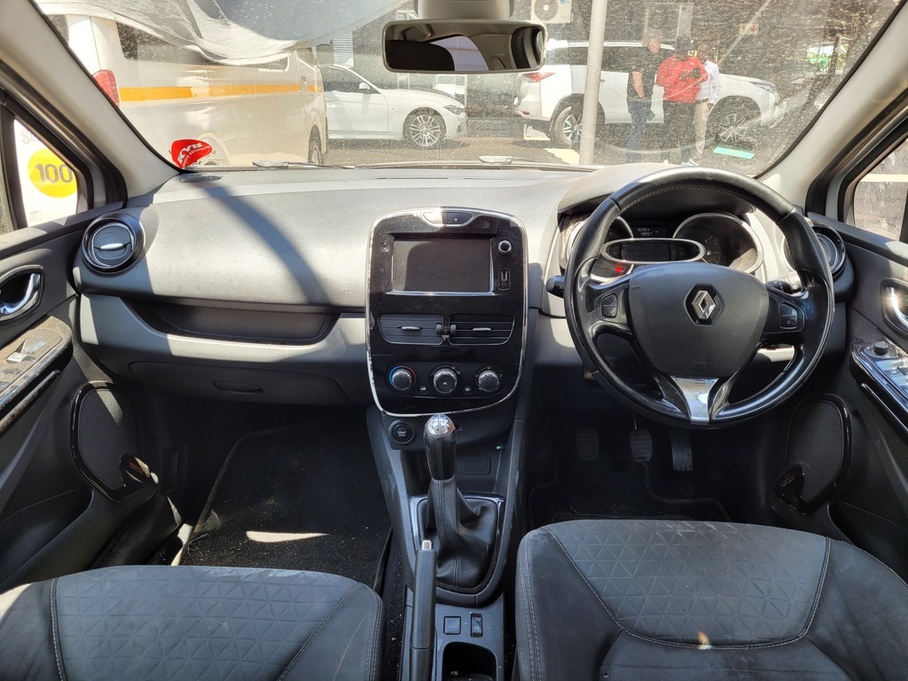 
								RENAULT CLIO IV 900 T DYNAMIQUE 5DR (66KW) full									