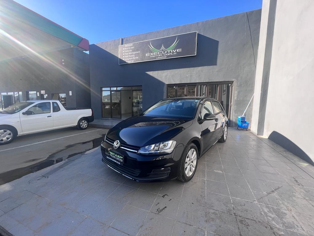 
								VOLKSWAGEN GOLF VII 1.2 TSI TRENDLINE full									