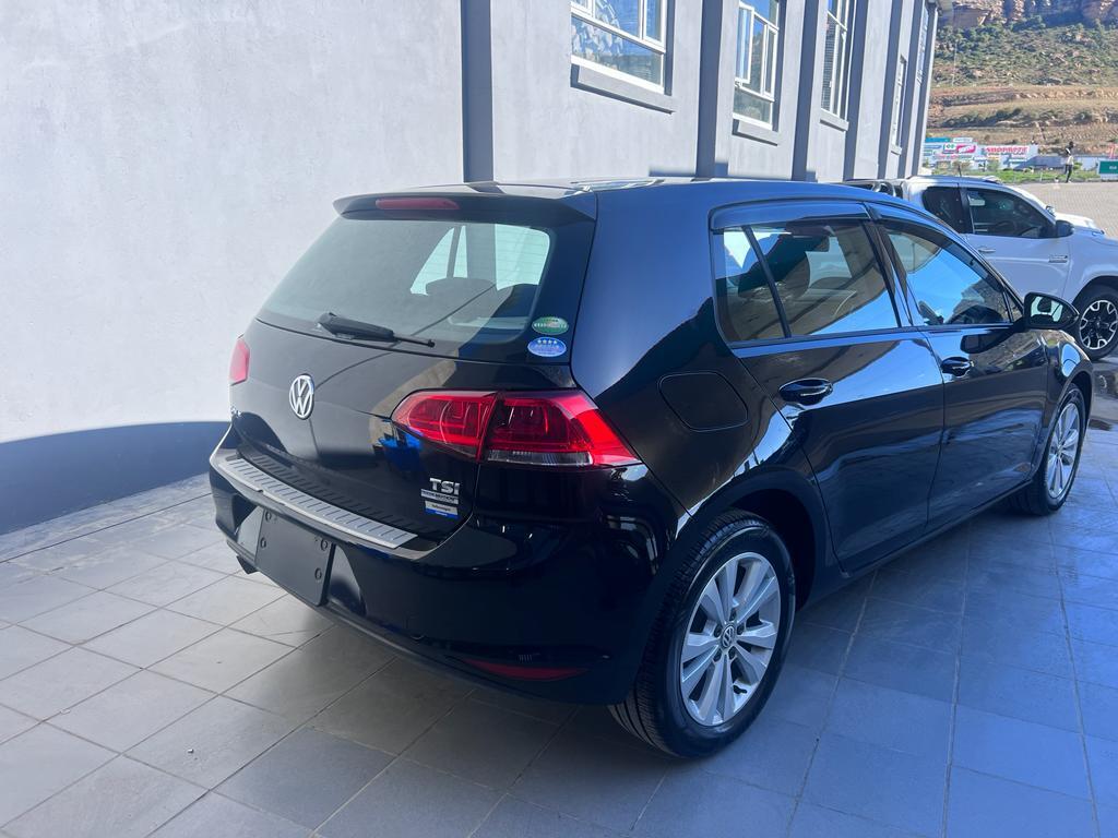 
								VOLKSWAGEN GOLF VII 1.2 TSI TRENDLINE full									