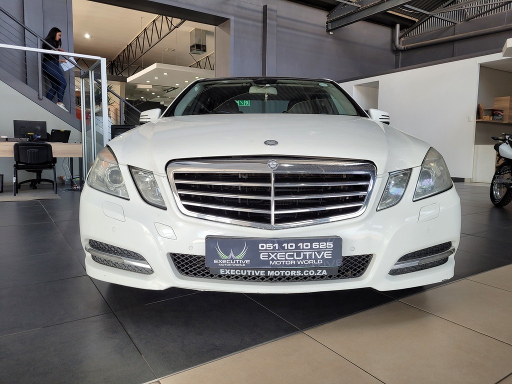 
								MERCEDES-BENZ E 200 CGI BE AVANTGARDE full									