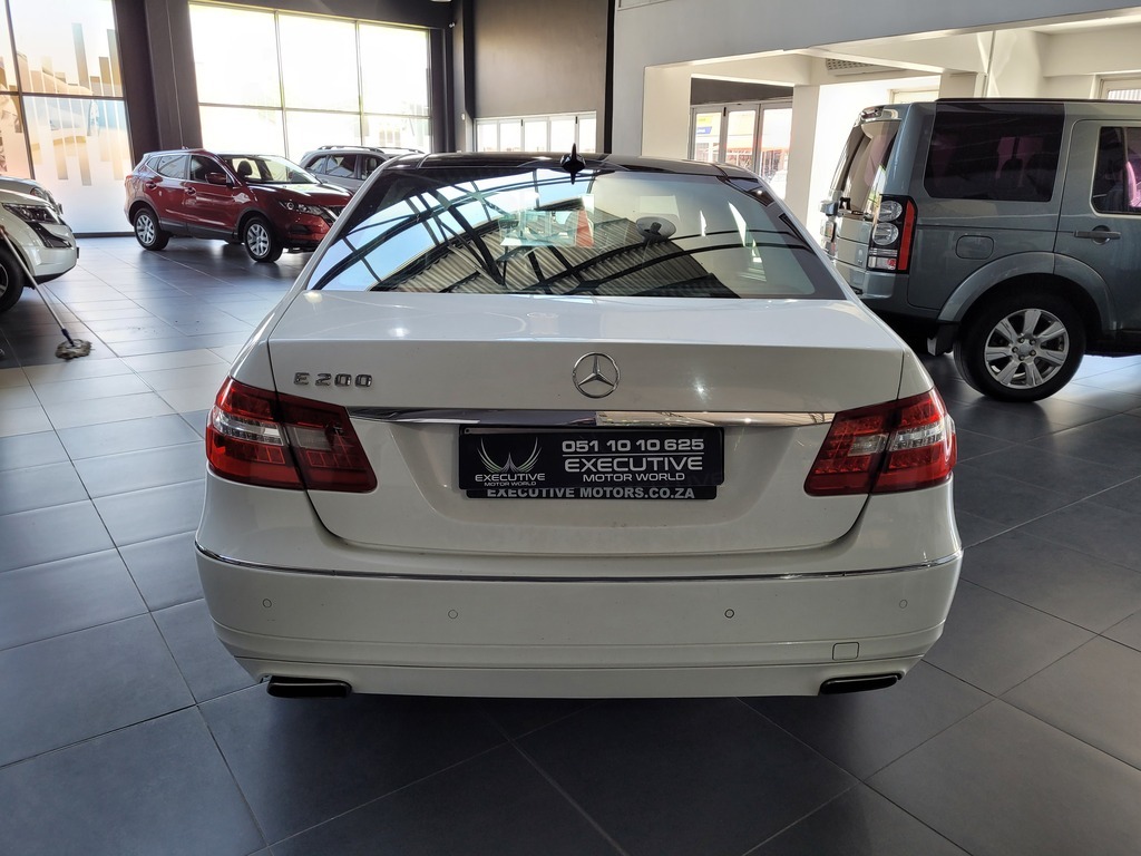 
								MERCEDES-BENZ E 200 CGI BE AVANTGARDE full									
