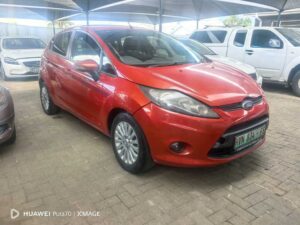 FORD FIESTA 1.6i TREND 5Dr
