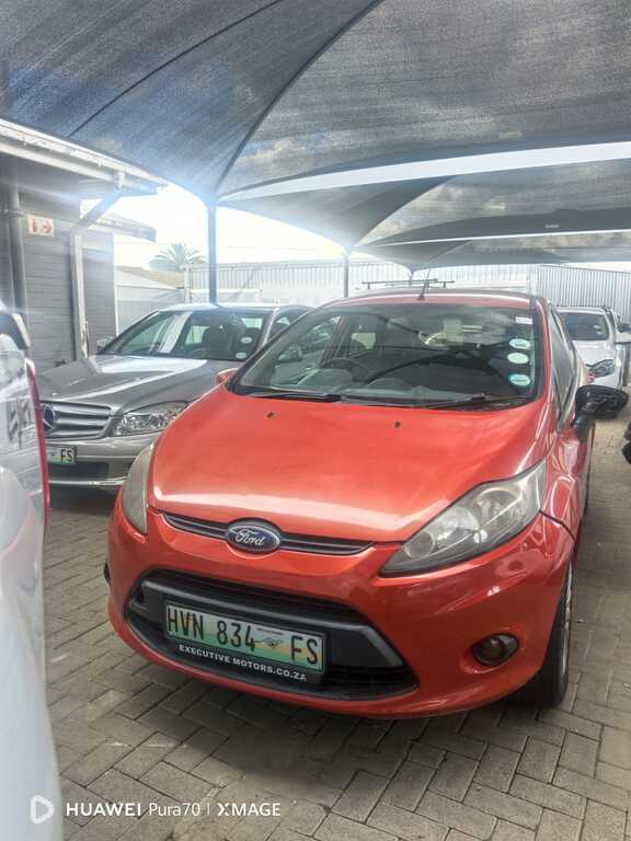 
								FORD FIESTA 1.6i TREND 5Dr full									