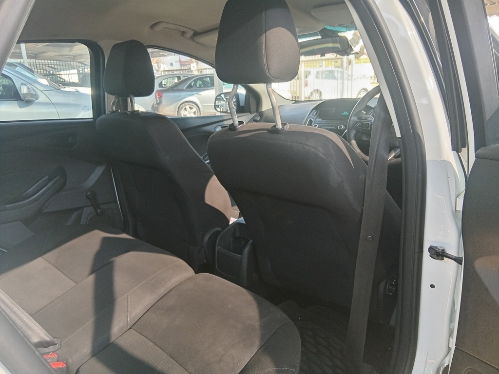 
								FORD FOCUS 1.0 ECOBOOST AMBIENTE full									